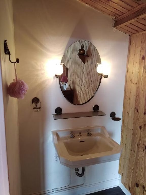 Salle de bain de la Villa Les Cèdres - Evier independant